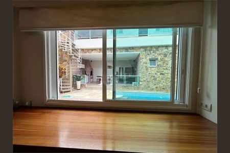 Casa à venda com 3 quartos, 400m² em Jardim Leonor Mendes de Barros, São Paulo