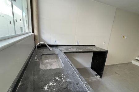 Sala de casa para alugar com 2 quartos, 60m² em Parque Pauliceia, Duque de Caxias