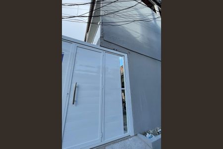 Casa para alugar com 60m², 2 quartos e 1 vaga Casa para alugar com 60m², 2 quartos e 1 vagaFachada