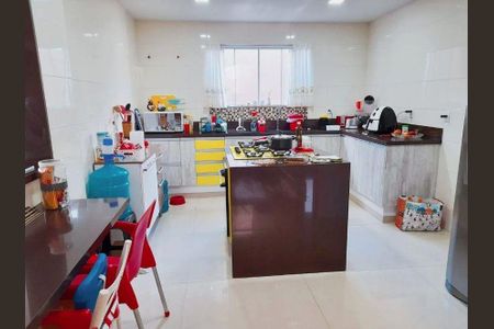 Casa à venda com 4 quartos, 350m² em Vargem Grande, Rio de Janeiro