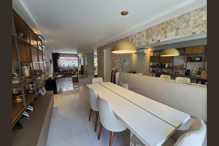 Casa à venda com 3 quartos, 113m² em Vila Pirajussara, São Paulo