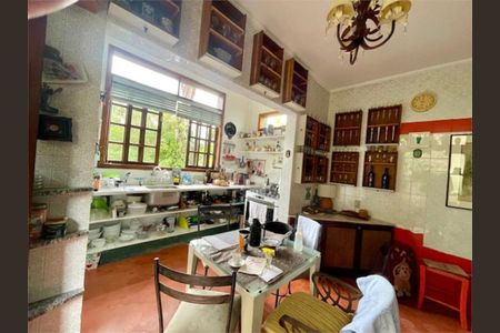 Casa à venda com 4 quartos, 200m² em Pacaembu, São Paulo