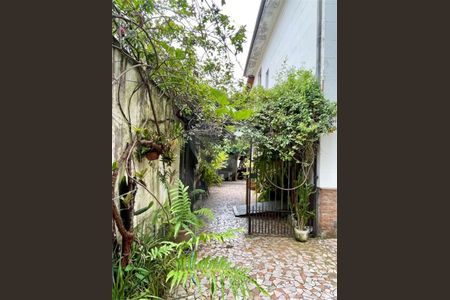 Casa à venda com 4 quartos, 200m² em Pacaembu, São Paulo