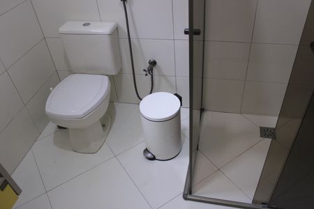 Casa à venda com 385m², 4 quartos e 7 vagasBanheiro da Suíte 1