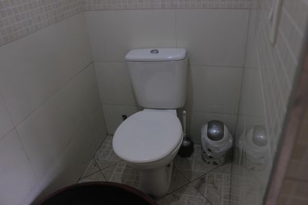 Casa à venda com 385m², 4 quartos e 7 vagasBanheiro de Serviço