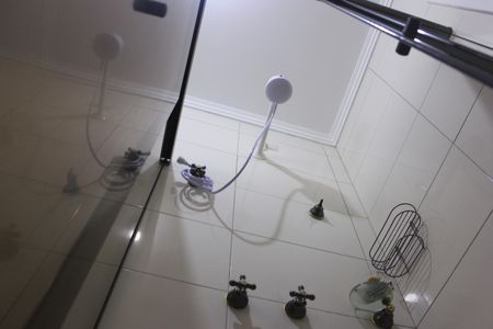 Casa à venda com 385m², 4 quartos e 7 vagasBanheiro da Suíte 1