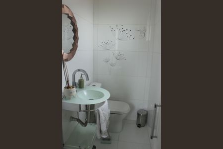 Casa à venda com 385m², 4 quartos e 7 vagasLavabo