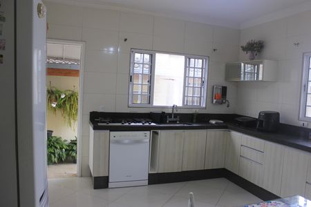 Casa à venda com 385m², 4 quartos e 7 vagasCozinha