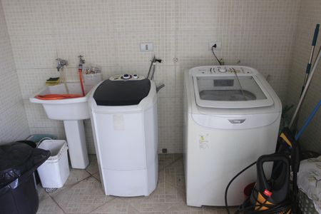 Casa à venda com 385m², 4 quartos e 7 vagasÁrea de Serviço