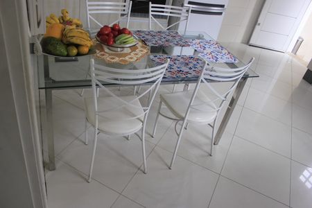 Casa à venda com 385m², 4 quartos e 7 vagasCozinha