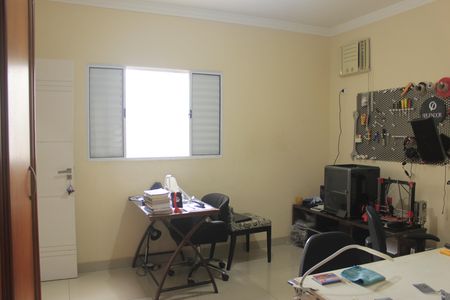 Casa à venda com 385m², 4 quartos e 7 vagasSuíte 1