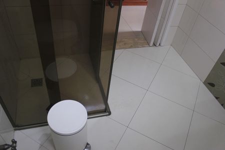 Casa à venda com 385m², 4 quartos e 7 vagasBanheiro da Suíte 1