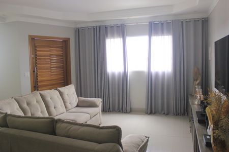 Casa à venda com 385m², 4 quartos e 7 vagasSala