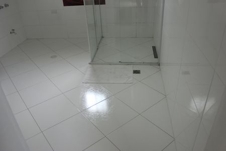 Casa à venda com 385m², 4 quartos e 7 vagasBanheiro da Suíte 4