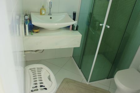 Casa à venda com 385m², 4 quartos e 7 vagasBanheiro da Suíte 2