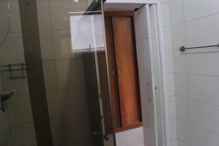 Casa à venda com 385m², 4 quartos e 7 vagasBanheiro da Suíte 1