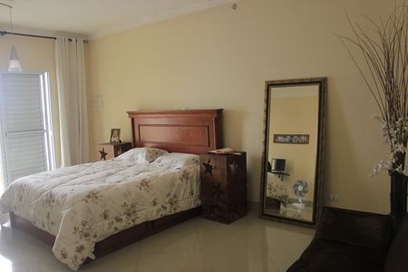 Casa à venda com 385m², 4 quartos e 7 vagasSuíte 4