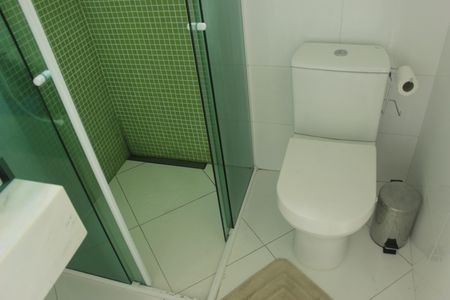 Casa à venda com 385m², 4 quartos e 7 vagasBanheiro da Suíte 2