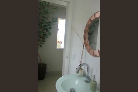 Casa à venda com 385m², 4 quartos e 7 vagasLavabo