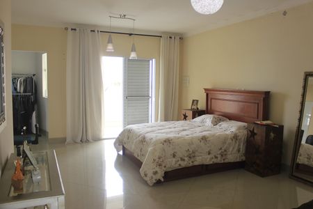 Casa à venda com 385m², 4 quartos e 7 vagasSuíte 4