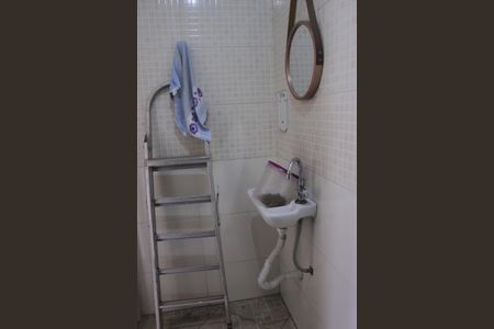 Casa à venda com 385m², 4 quartos e 7 vagasBanheiro de Serviço