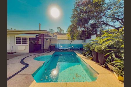 Casa à venda com 266m², 3 quartos e 4 vagas