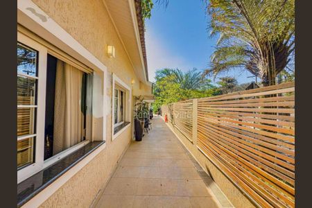 Casa à venda com 266m², 3 quartos e 4 vagas