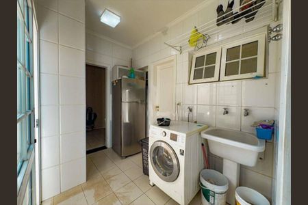 Casa à venda com 266m², 3 quartos e 4 vagas