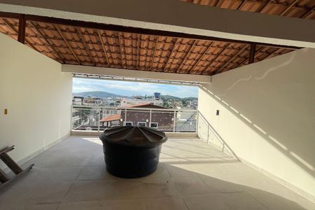 Casa para alugar com 60m², 2 quartos e 1 vagaTerraço