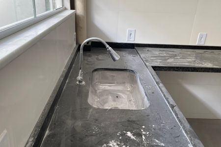 Sala de casa para alugar com 2 quartos, 60m² em Parque Pauliceia, Duque de Caxias