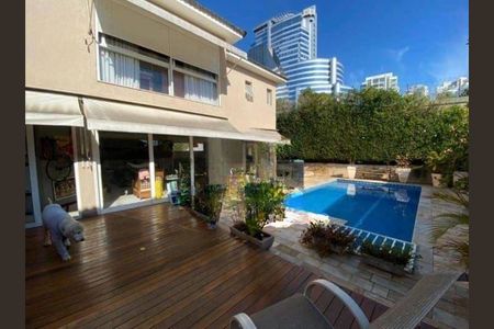 Casa à venda com 399m², 4 quartos e 4 vagas