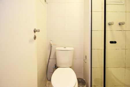 banheiro de kitnet/studio à venda com 1 quarto, 24m² em Vila Madalena, São Paulo