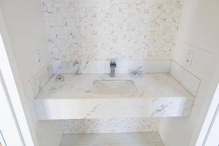 Apartamento à venda com 264m², 4 quartos e 3 vagas Apartamento à venda com 264m², 4 quartos e 3 vagasbanheiro/ semi suite