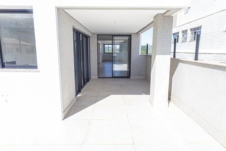 Apartamento à venda com 264m², 4 quartos e 3 vagas Apartamento à venda com 264m², 4 quartos e 3 vagasArea privativa