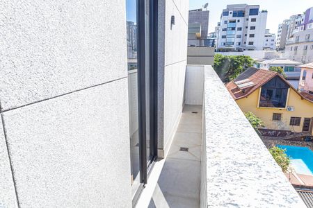Apartamento à venda com 264m², 4 quartos e 3 vagas Apartamento à venda com 264m², 4 quartos e 3 vagasVaranda