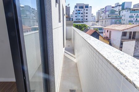 Apartamento à venda com 264m², 4 quartos e 3 vagas Apartamento à venda com 264m², 4 quartos e 3 vagasVaranda