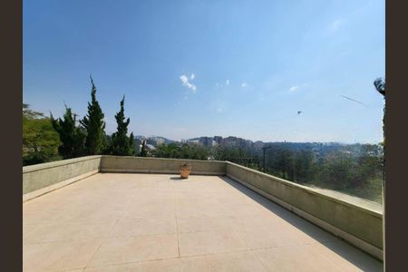 Casa à venda com 500m², 3 quartos e 6 vagas