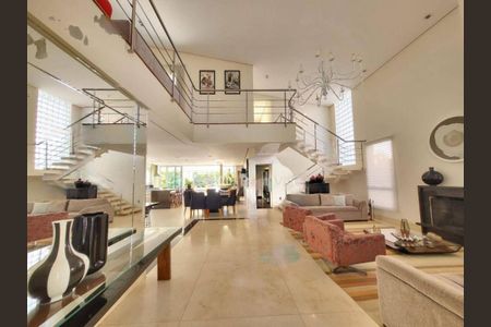 Casa à venda com 500m², 3 quartos e 6 vagas