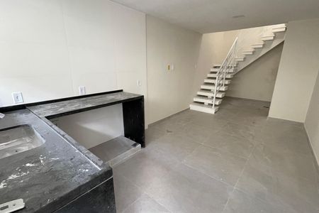 Sala de casa para alugar com 2 quartos, 60m² em Parque Pauliceia, Duque de Caxias
