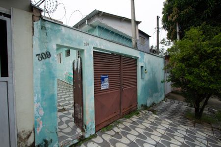 Casa para alugar com 80m², 2 quartos e 3 vagasFachada