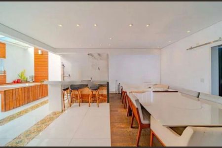 Apartamento à venda com 4 quartos, 210m² em Vila Regente Feijó, São Paulo