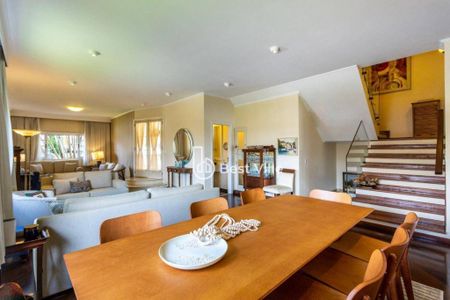 Casa à venda com 4 quartos, 320m² em Residencial Onze (Alphaville), Santana de Parnaíba