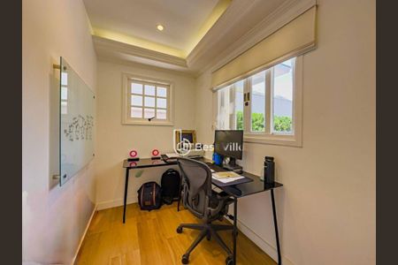 Casa à venda com 4 quartos, 360m² em Alphaville, Santana de Parnaíba