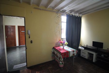 Sala de apartamento para alugar com 2 quartos, 45m² em Jardim Riacho das Pedras, Contagem