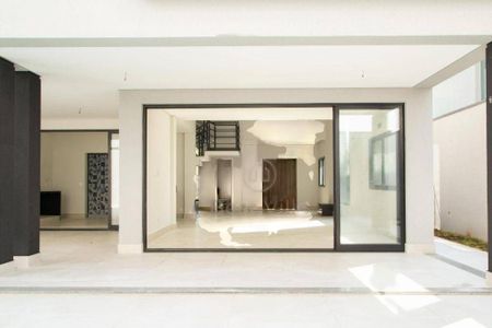 Casa à venda com 525m², 4 quartos e 6 vagas