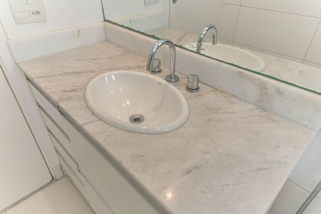 Apartamento à venda com 123m², 4 quartos e 2 vagasBanheiro Social