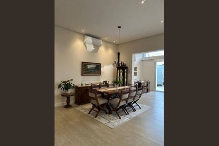 Casa à venda com 271m², 3 quartos e 4 vagas