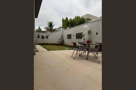 Casa à venda com 271m², 3 quartos e 4 vagas