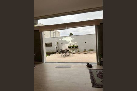 Casa à venda com 271m², 3 quartos e 4 vagas