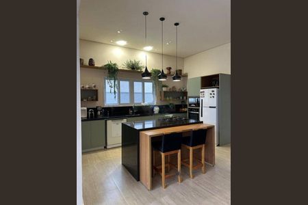 Casa à venda com 271m², 3 quartos e 4 vagas